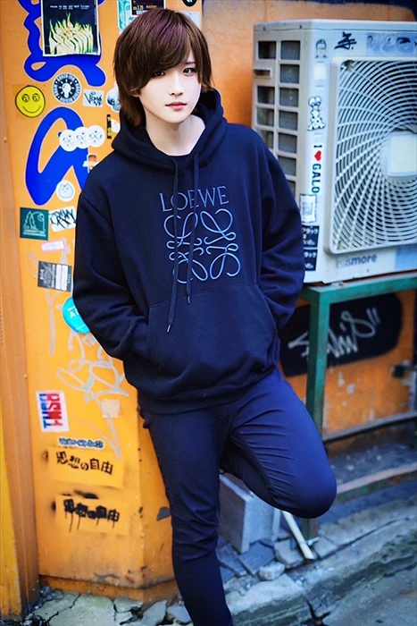 キャストカバー画像1