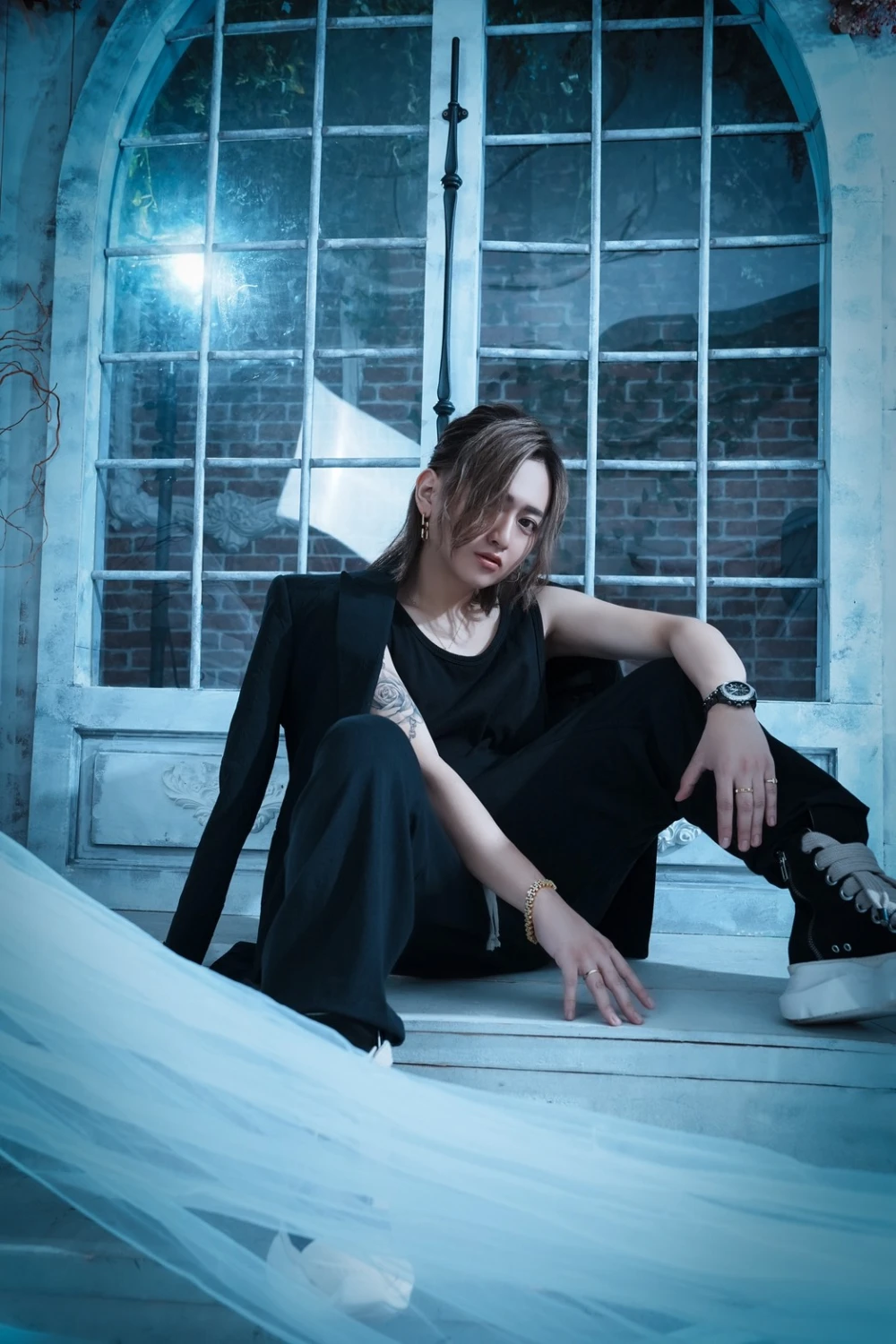 キャストカバー画像1