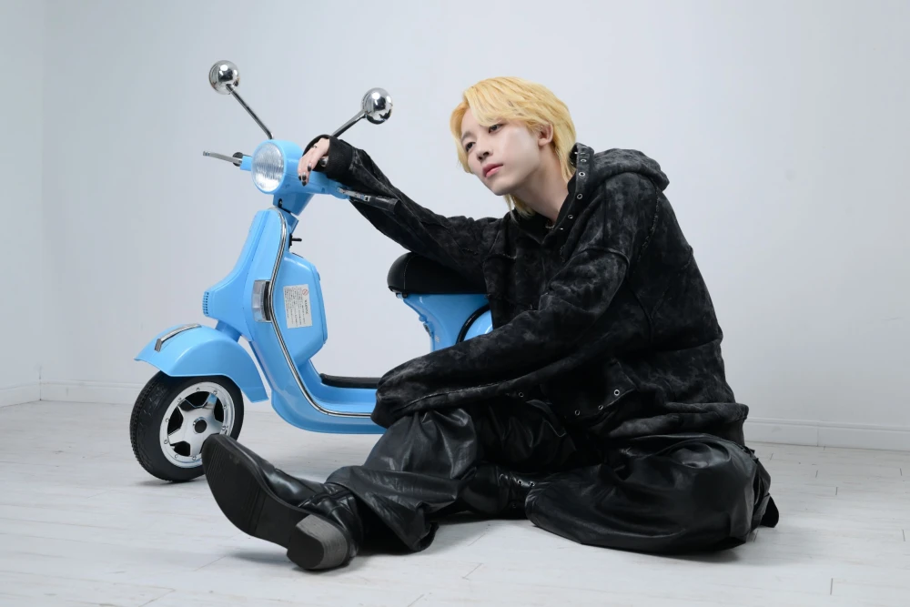 キャストカバー画像1