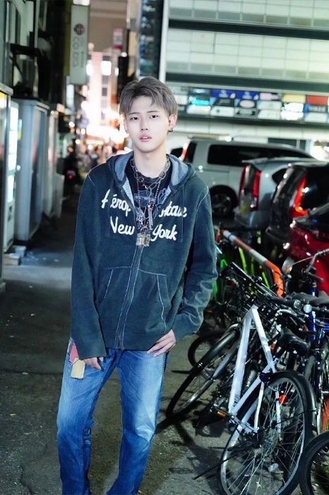 キャストカバー画像2