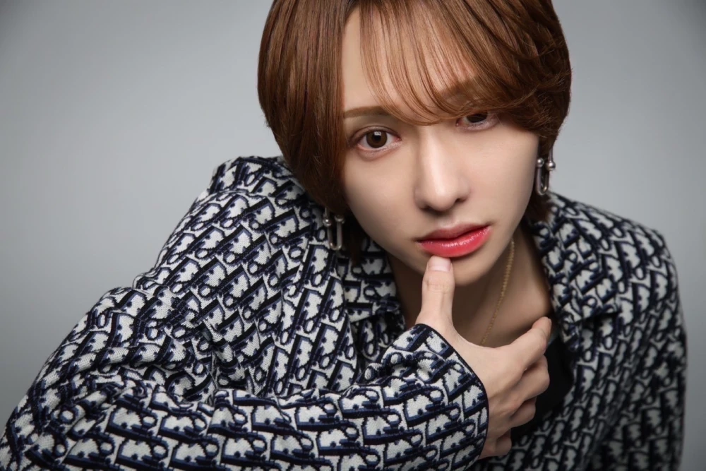 キャストカバー画像1