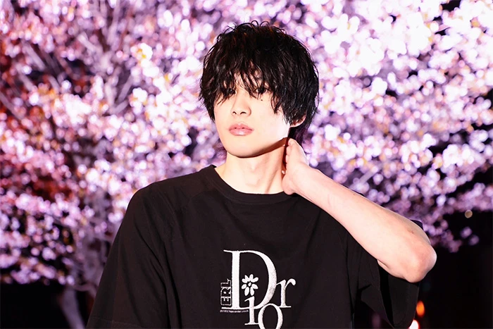 キャストカバー画像1