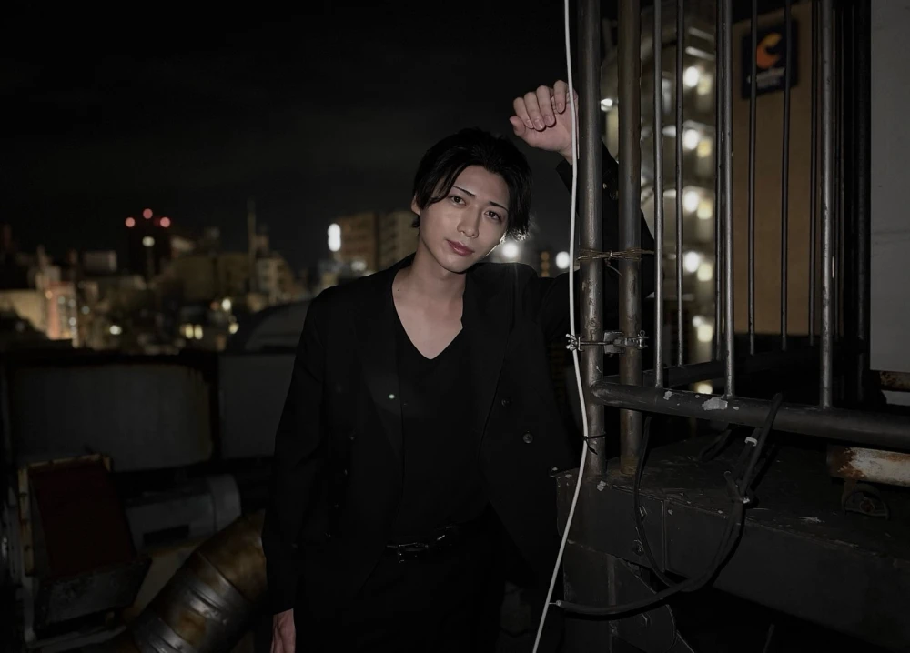 キャストカバー画像1