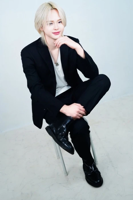 キャストカバー画像1