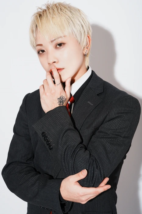 キャストカバー画像3