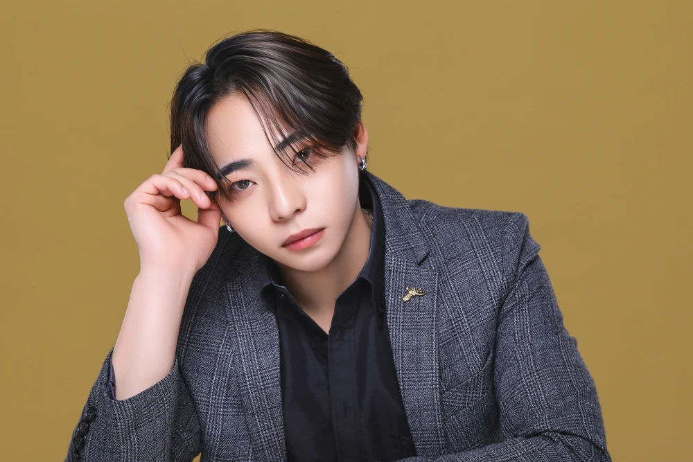 キャストカバー画像1