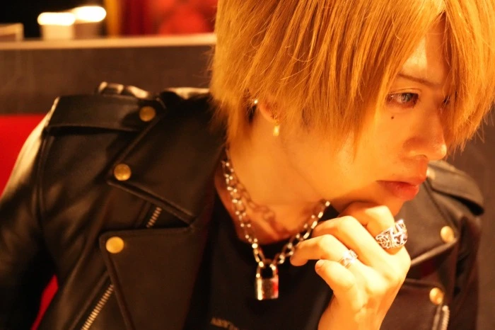 キャストカバー画像1