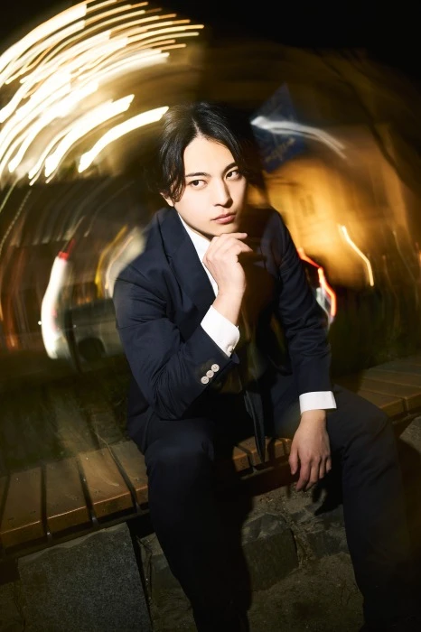 キャストカバー画像1