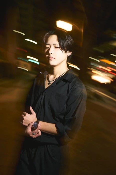 キャストカバー画像1