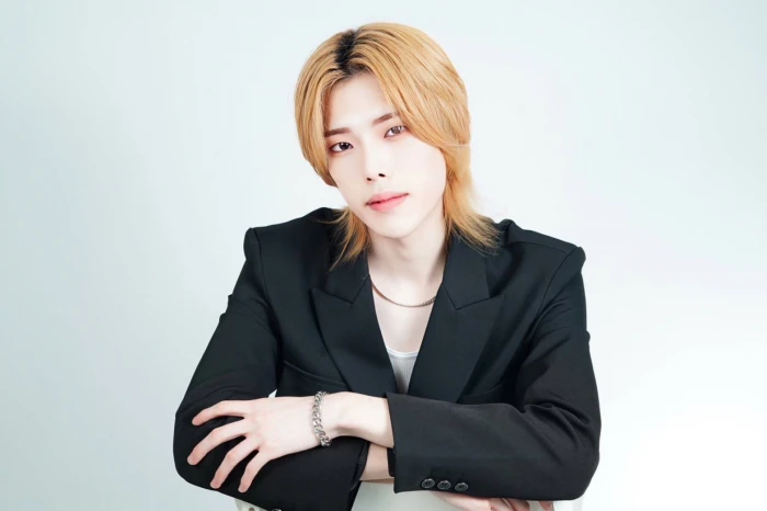 キャストカバー画像1