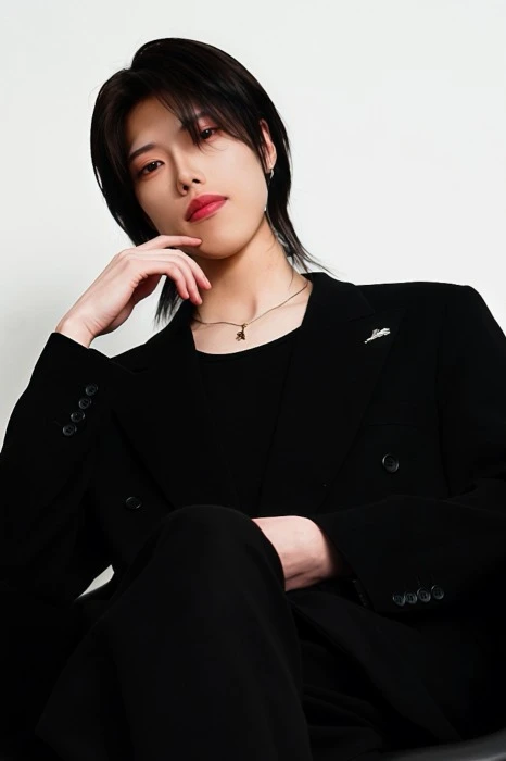 キャストカバー画像1