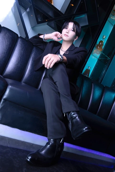 キャストカバー画像2