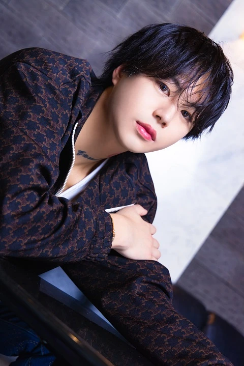 キャストカバー画像1