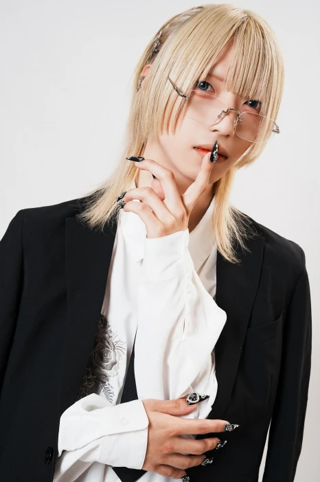 キャストカバー画像2