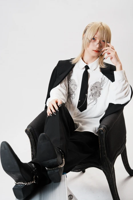 キャストカバー画像3