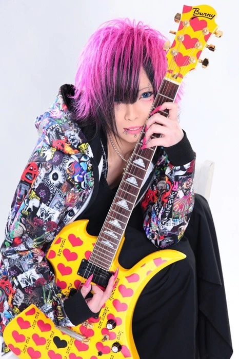 キャストカバー画像1