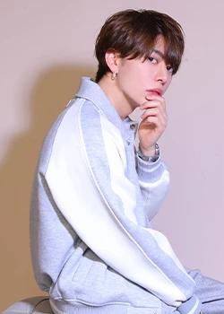 華 将弥