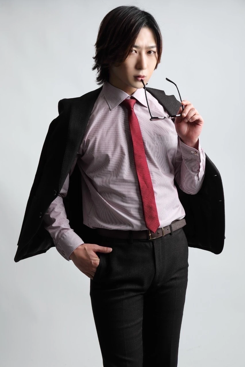 キャストカバー画像1