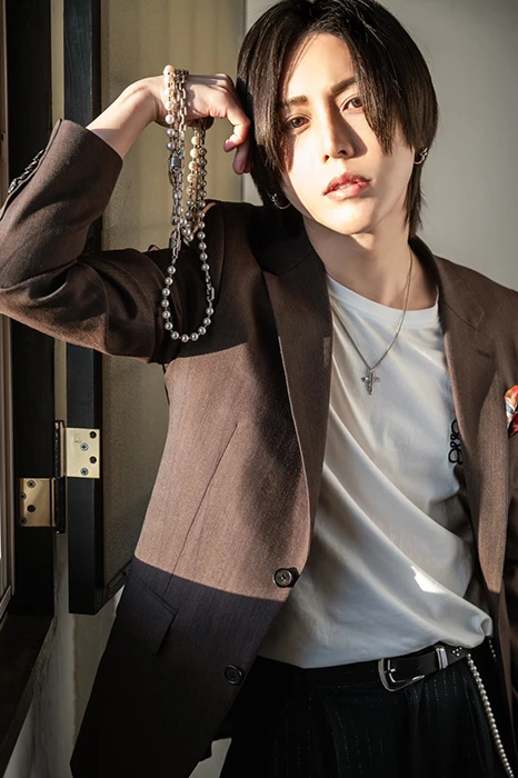 キャストカバー画像1