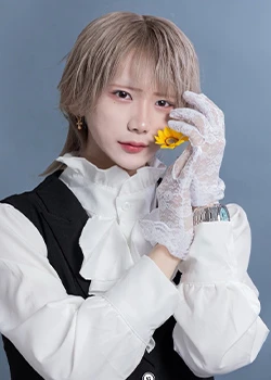 英 零一華