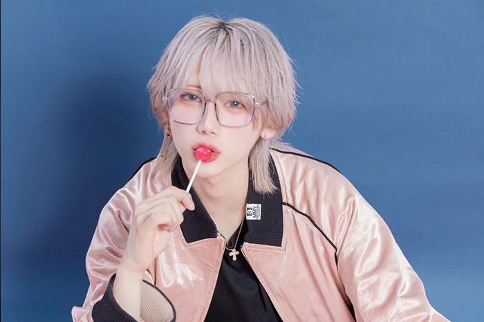 キャストカバー画像1