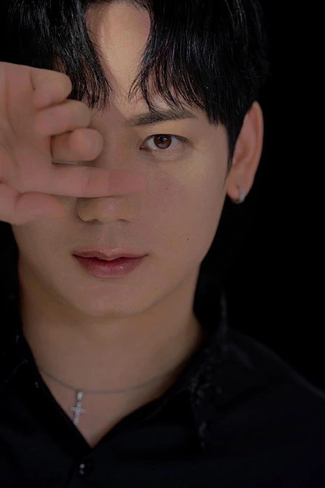 キャストカバー画像2