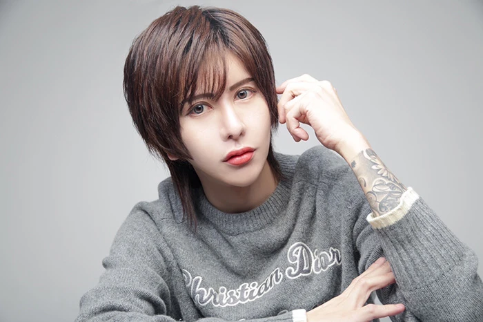 キャストカバー画像2