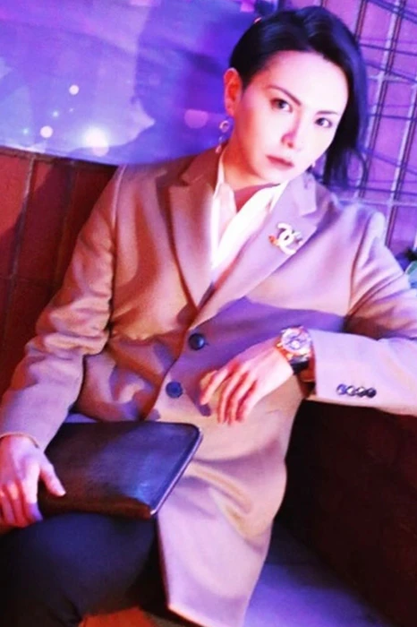 キャストカバー画像2