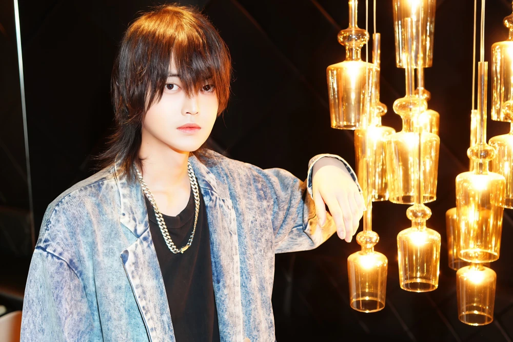 キャストカバー画像1