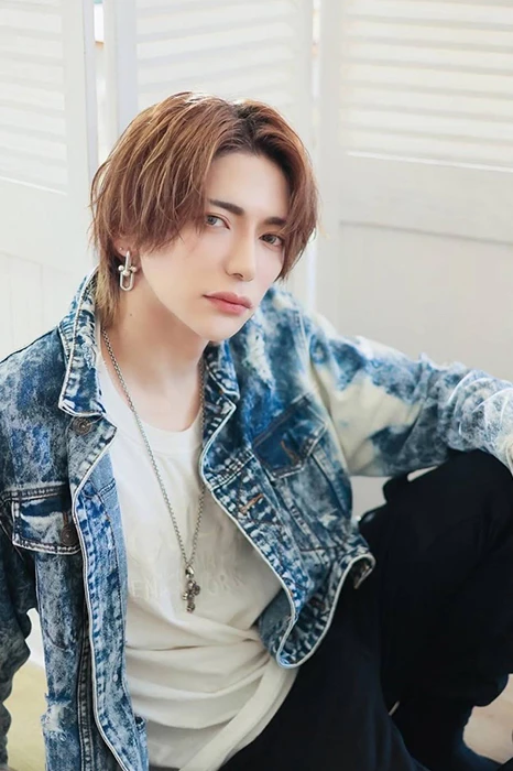 キャストカバー画像1