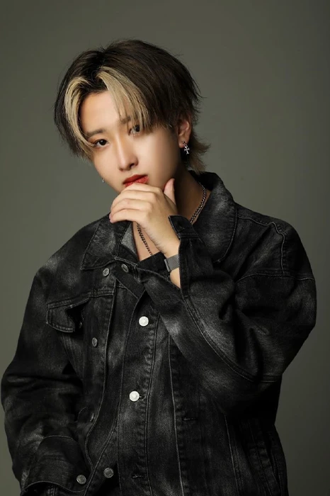 キャストカバー画像1