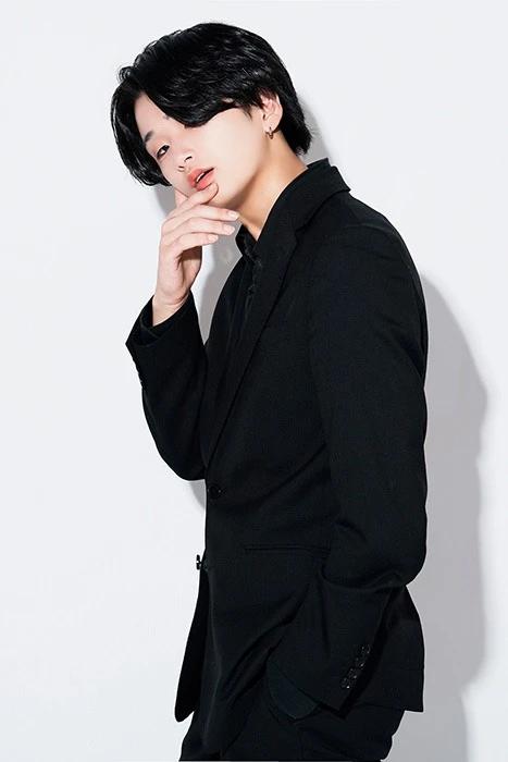 キャストカバー画像1