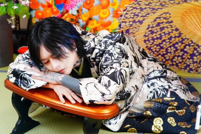 キャストカバー画像1