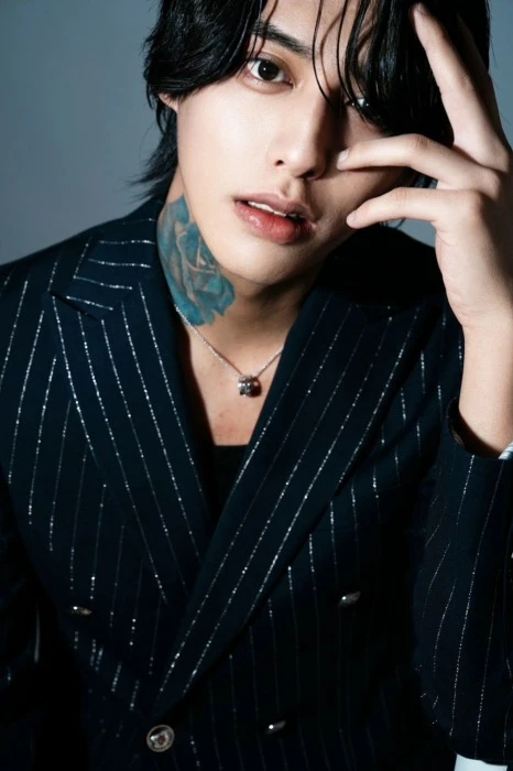 キャストカバー画像1