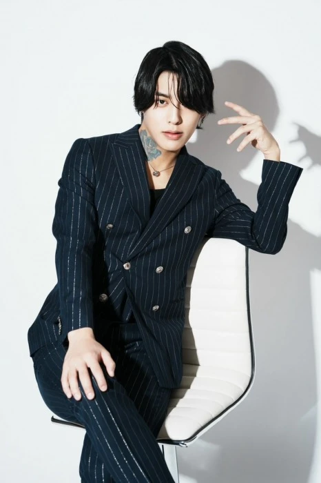 キャストカバー画像2