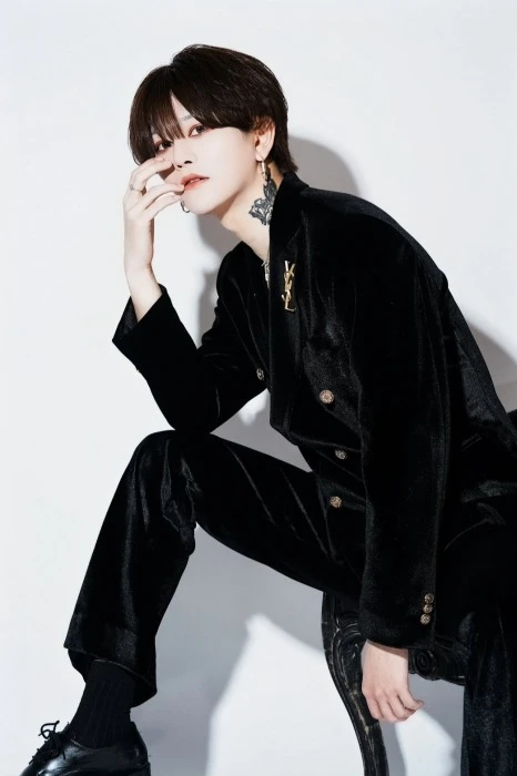 キャストカバー画像1