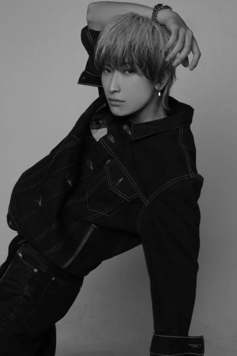 キャストカバー画像3