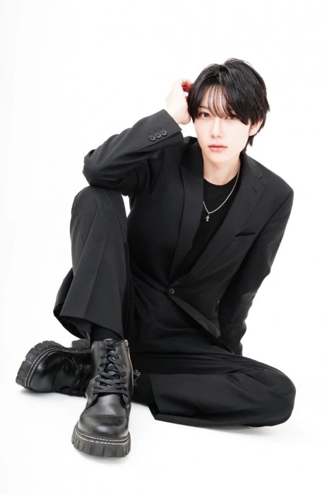 キャストカバー画像1