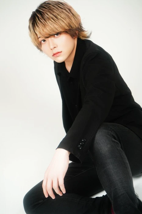 キャストカバー画像1