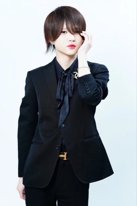 キャストカバー画像1