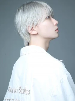 煇