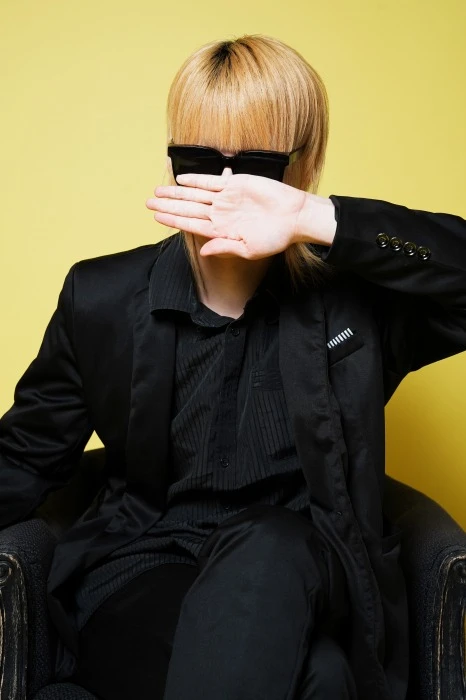 キャストカバー画像1