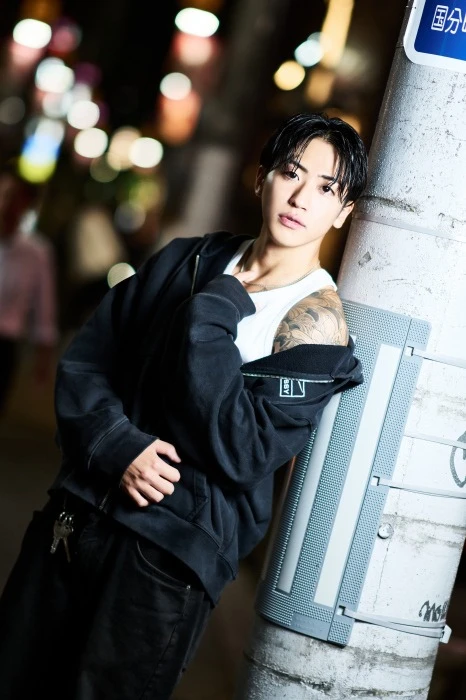 キャストカバー画像1