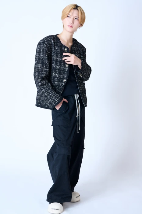 キャストカバー画像1