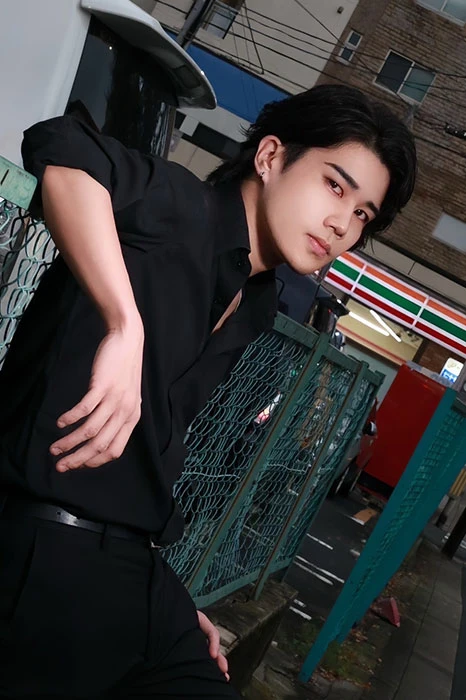 キャストカバー画像1