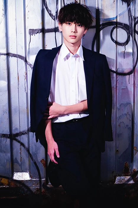 キャストカバー画像1