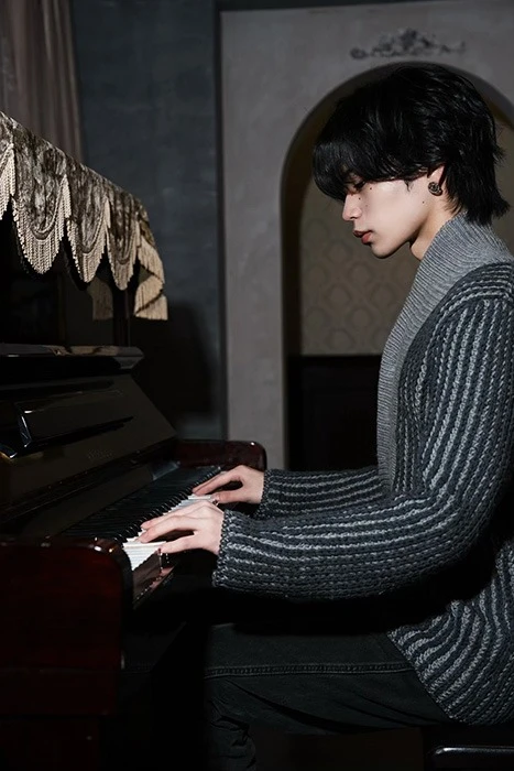 キャストカバー画像1