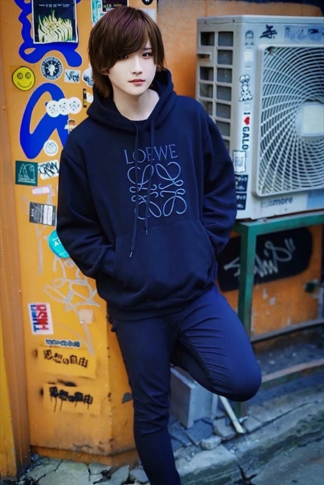 キャストカバー画像1