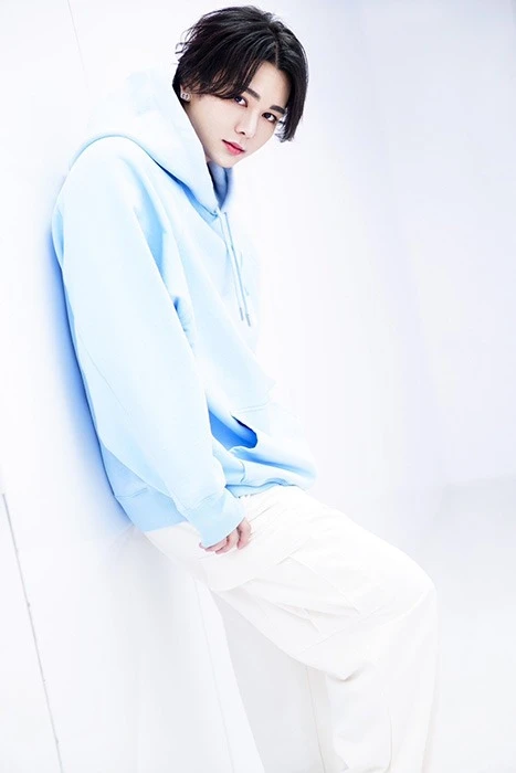 キャストカバー画像1