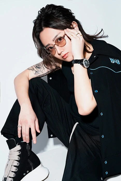 キャストカバー画像1